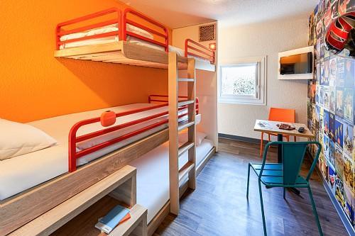 Chambre Lits Jumeaux avec Salle de Bains Commune